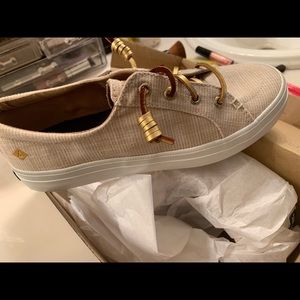 Brand new very cute!!! Very comfortable!!